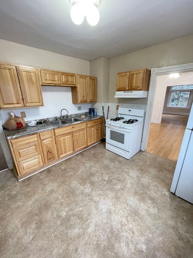 Photo - 1302 W 1st St Unit 2 (Upper)