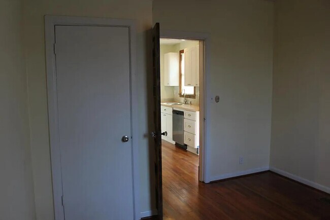 Photo - 3919 Dakota Ave