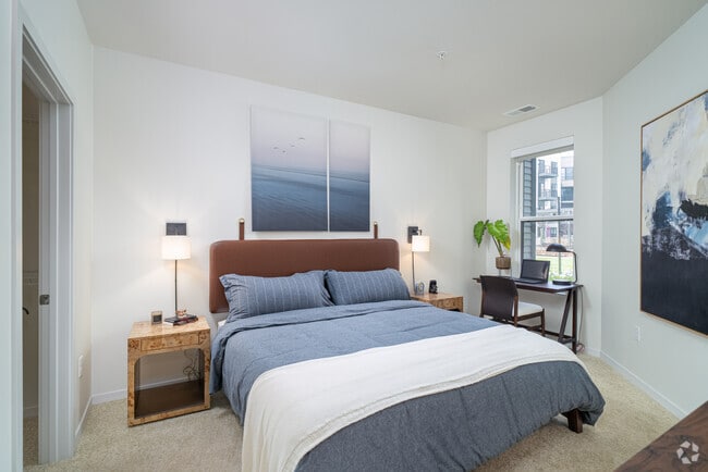 1BR, 1BA - 749SF - Bedroom