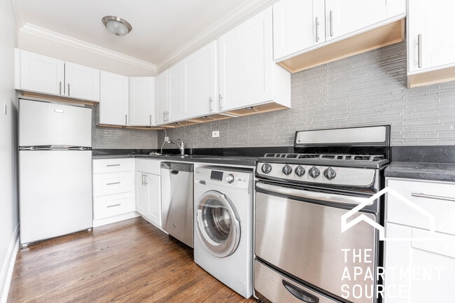Photo - 2129 N Dayton St Unit 105