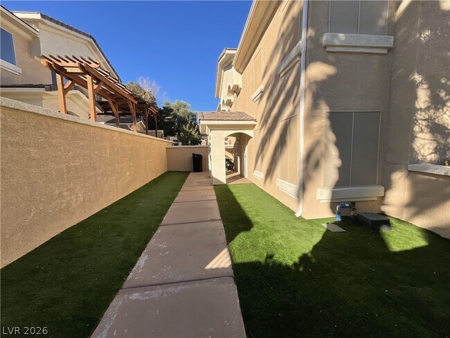 Photo - 509 Amber Sunset St