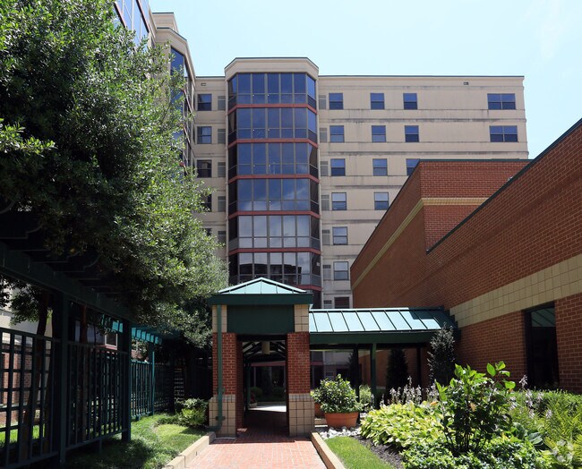 Huntington Gateway Apartments For Rent in Alexandria, VA