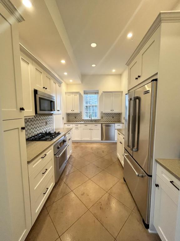 Photo - 495 East Ave