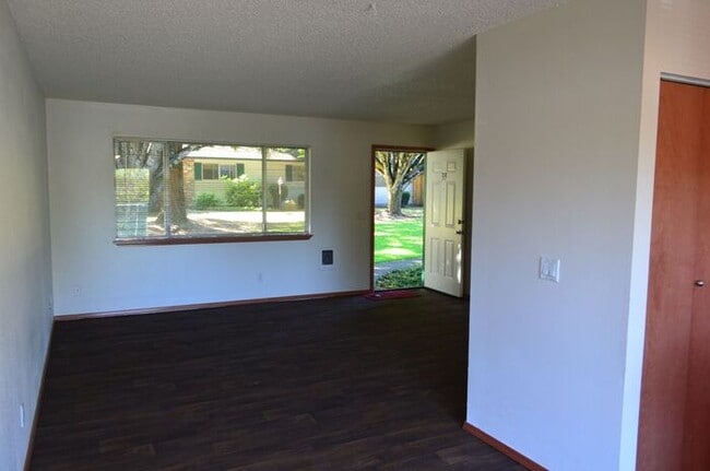 Photo - 3 bedroom, single level, with HUGE private yard!