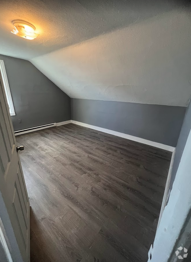 Building Photo - 75 Laban St Unit 3 Rental