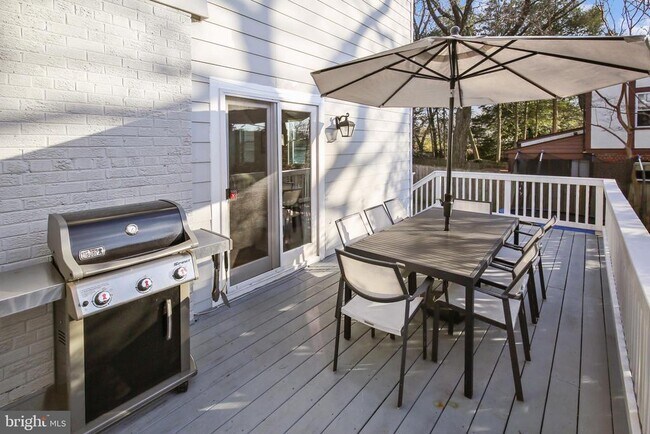 Photo - 2810 McKinley St NW