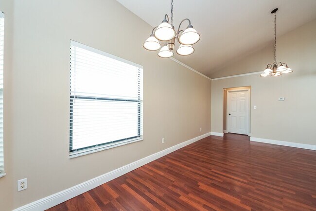 Photo - 1633 Liggins Ave