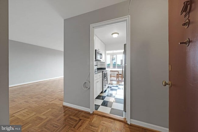 Photo - 4301 Massachusetts Ave NW Unidad 8009