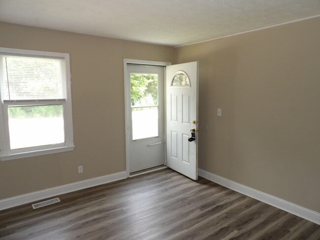 Photo - 139 Lawrence St