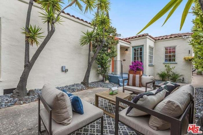 Photo - 464 S Sherbourne Dr