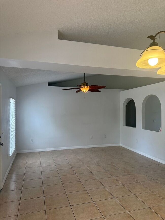 Photo - Single Family Home in Poinciana