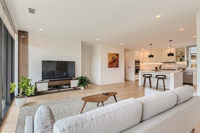 Photo - 900 S 1st St Unit 421