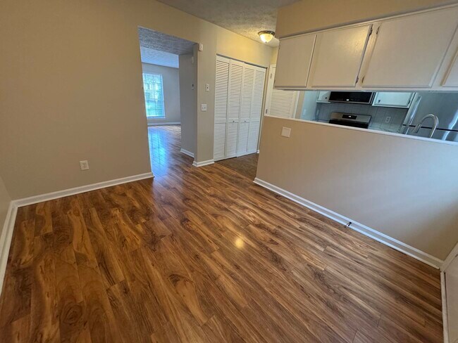 Photo - 109 Thistle Ln