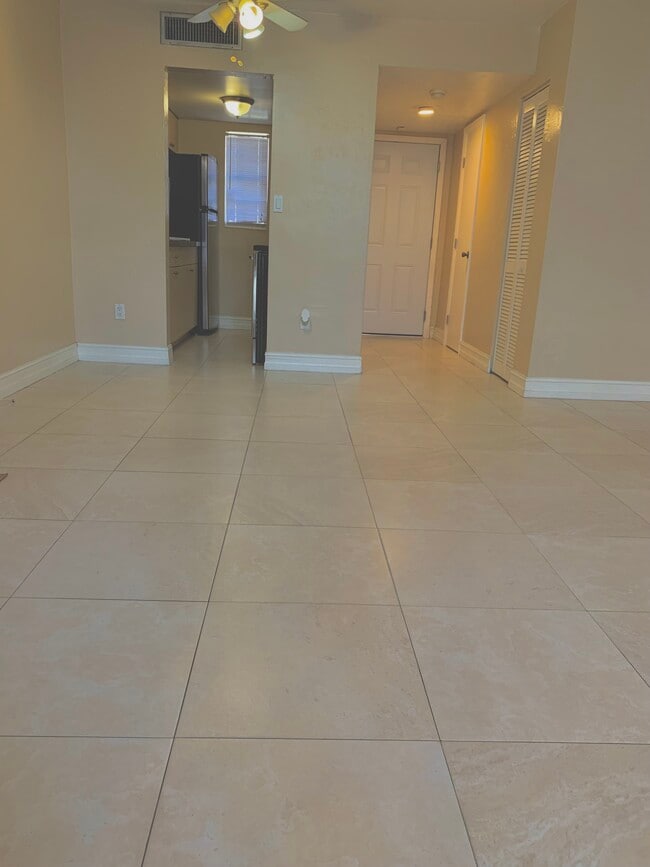 Área de sala comedor - 10901 N Kendall Dr Unidad 207