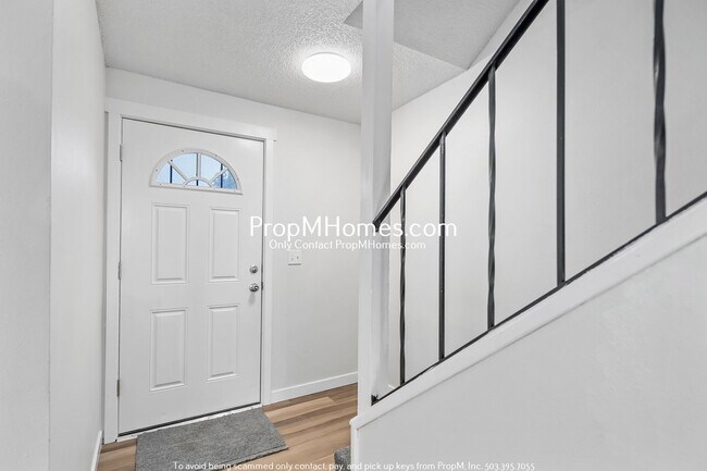 Photo - Two Bedroom Duplex in Hillsboro - Updated ...