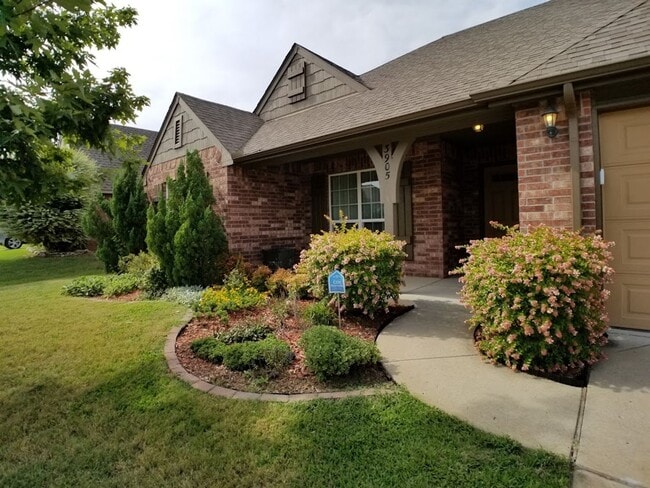 Photo - 3 Bed | 2 Bath in Jenks!