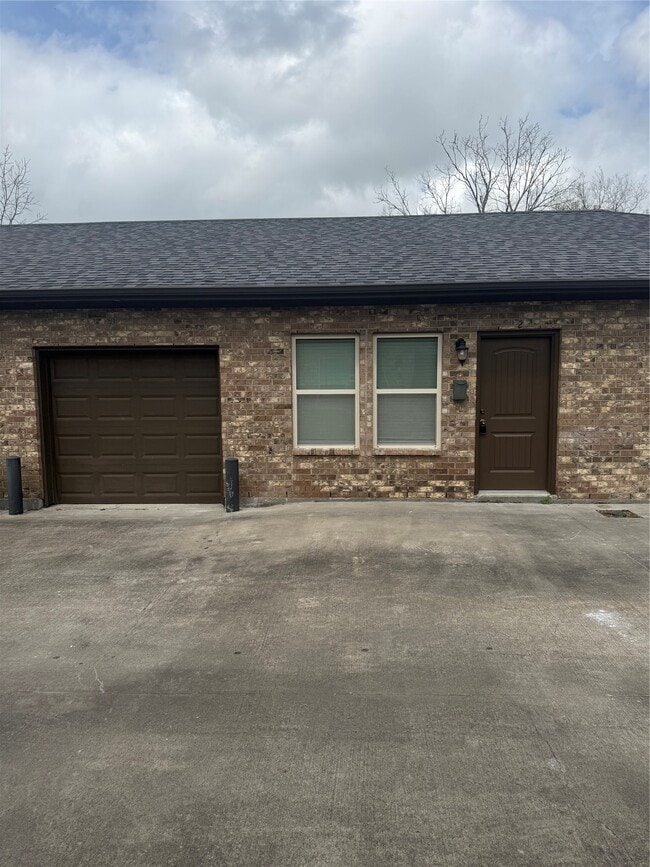 Photo - 312 N Ormsby St
