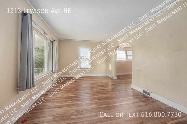 Photo - 1213 Lewison Ave NE