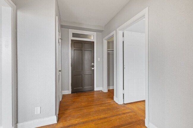 Photo - 28 E 16th St Unit 208