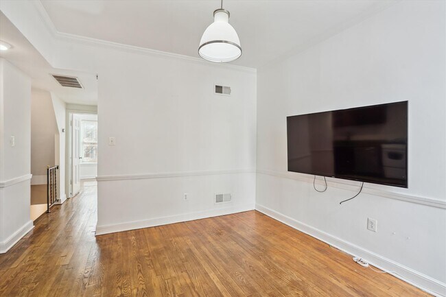 Photo - 2431 I St NW