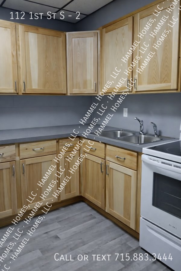 Building Photo - 112 1st St S Unit 2