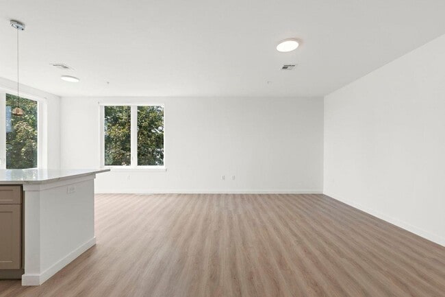 Photo - 306 Bergen Ave Unit 305