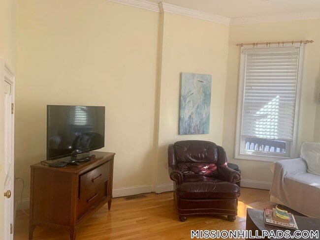 Photo - 74 Georgia St Unit 2