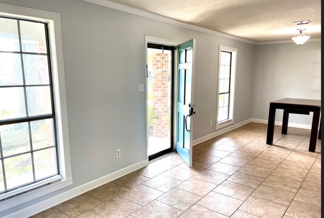 Photo - 128 Longfellow Dr