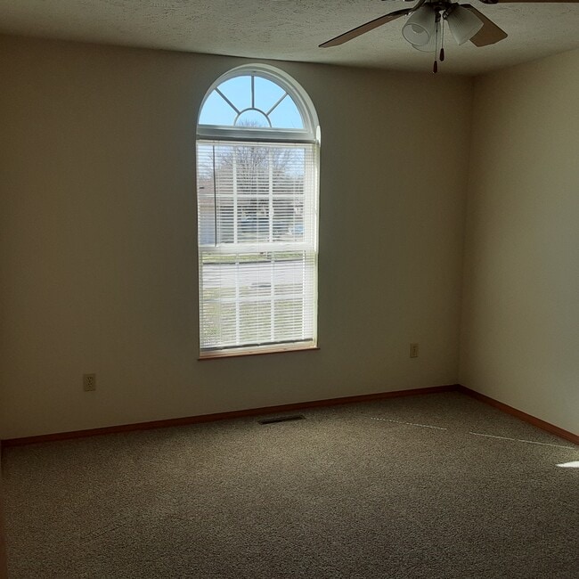 Photo - 409 Cedar Ln