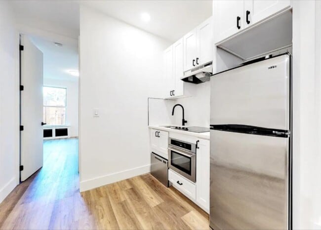 Photo - Broadway Unit 3H