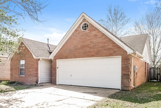 Photo - 1651 Thomas St