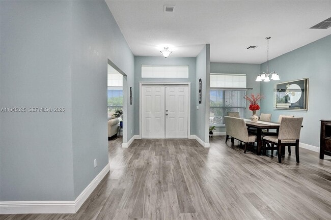 Photo - 126 NW Heather St