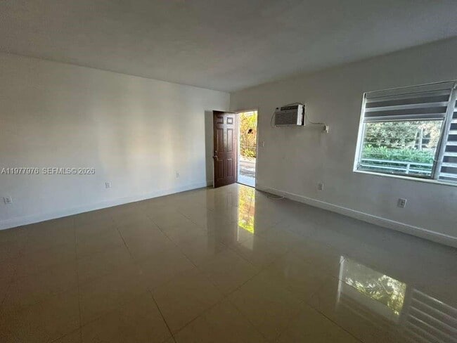 Photo - 8321 Crespi Blvd Unit 4