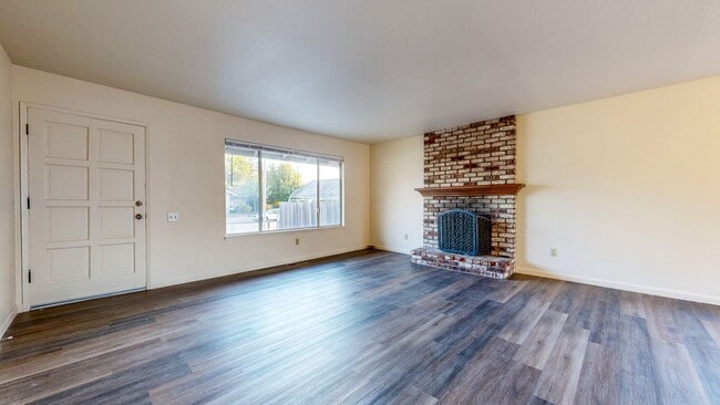 Photo - Bright 4 Bedroom 2 Full Bathroom Home with...