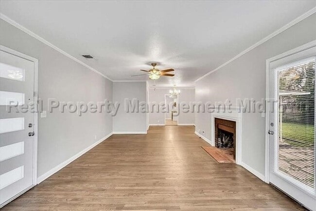 Photo - 6400 Greenway Rd