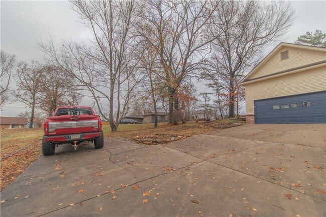 Photo - 15284 Putman Rd