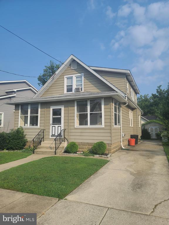 Building Photo - 15 E Oakland Ave Rental