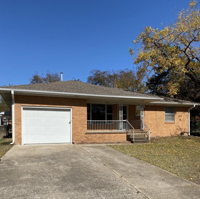 Building Photo - 1830 E 18th St