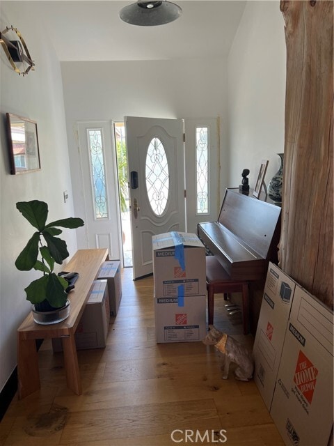Photo - 9899 Debiois Ave