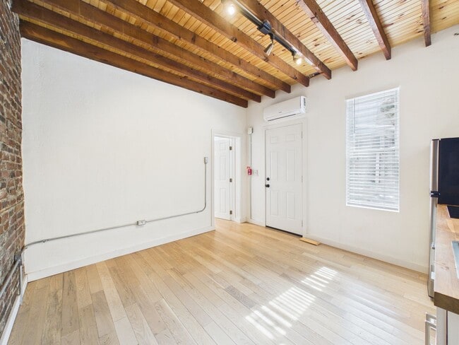 Photo - 3112 Richmond St Unidad #1R & Garage