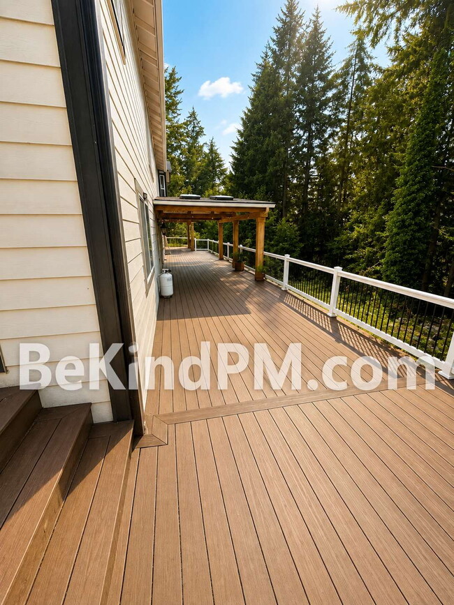 Photo - Spacious, Bright & Pet Friendly! Unit B