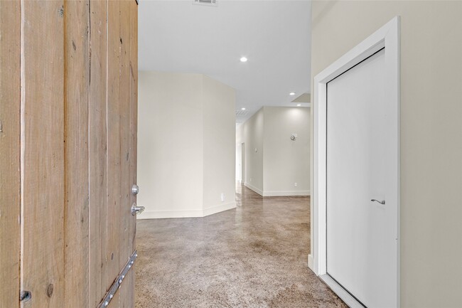 Photo - 145 Meadowview Dr