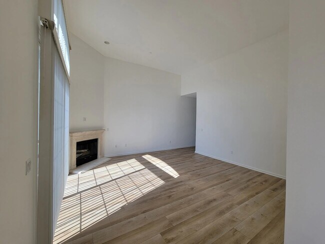 Photo - 1725 Butler Ave Unit 302