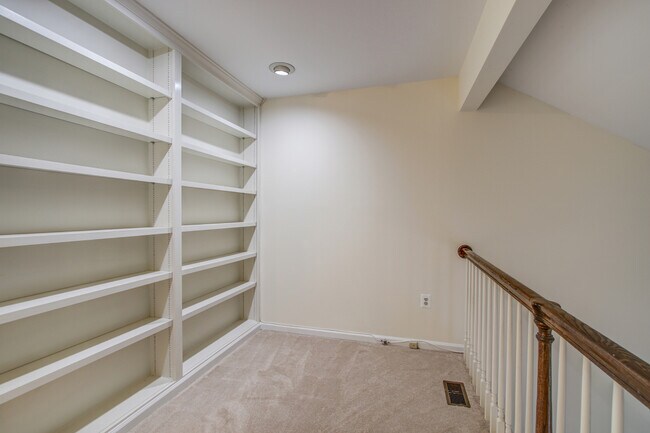 Photo - 7403 Crestberry Ln