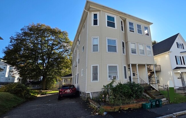Building Photo - 72 Seymour St Unit 2