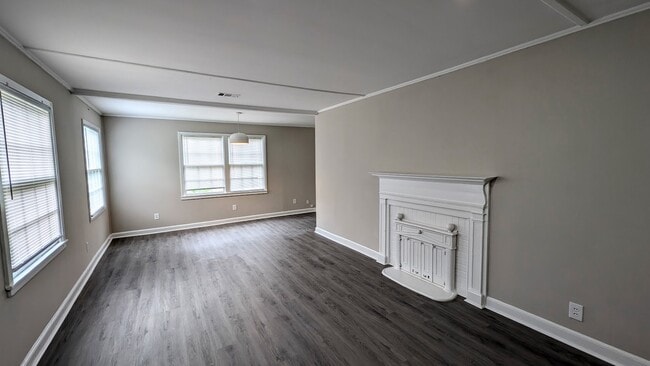Photo - 102 Marshall St
