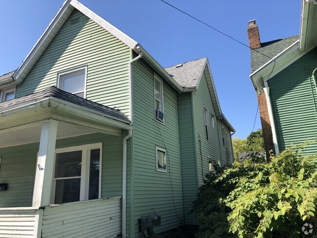 Building Photo - 230 S Pennsylvania Ave Rental