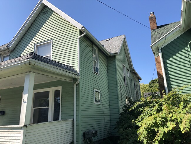 Building Photo - 230 S Pennsylvania Ave Rental