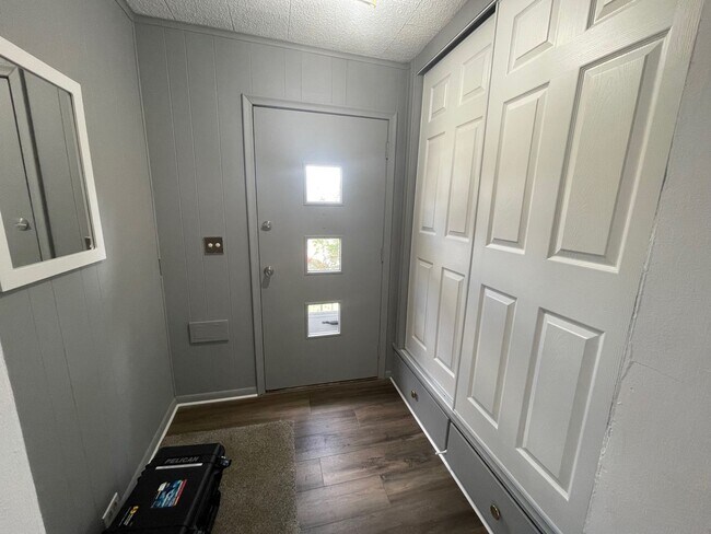 Photo - 102-104 Morley Pkwy