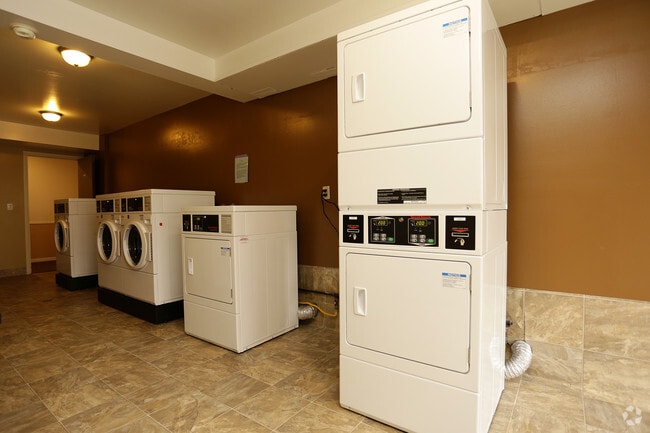 Regency Park Apartments